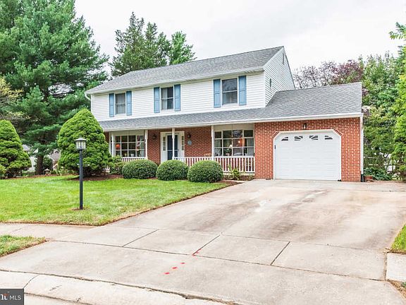 3rd image of 805 Oak Grove Ct N