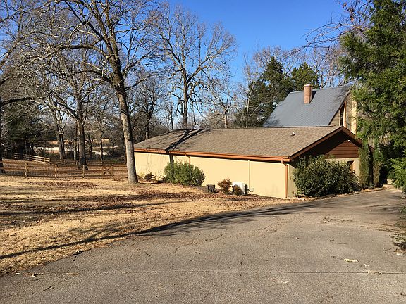 Studio, rear driveway
