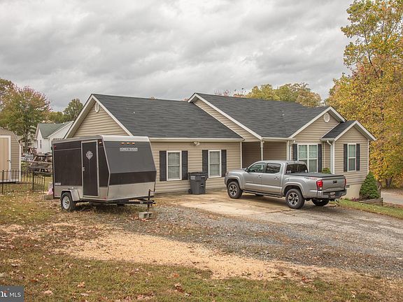 3rd image of 25796 Hills Dr