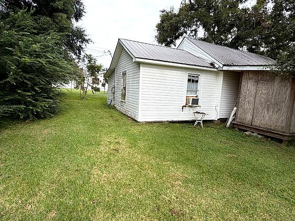3rd image of 18225 Nebraska St