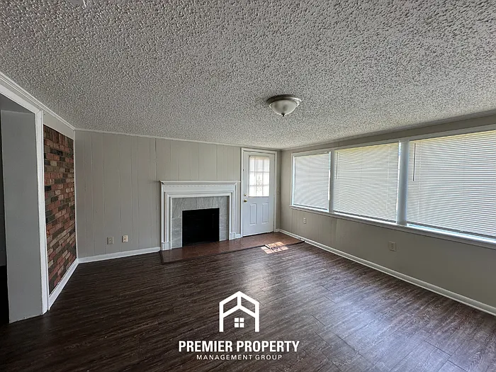 5101 Rolling Fields Dr — Photo 8