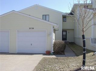 3739 Cedarview Ct, Bettendorf, IA