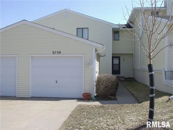 3739 Cedarview Ct, Bettendorf, IA 52722