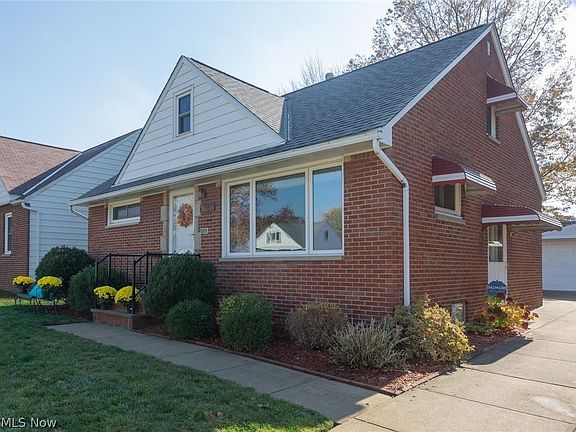 3rd image of 26440 Briardale Ave