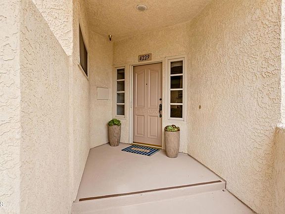 3rd image of 4229 Harbour Island Ln