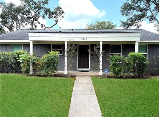 1437 Wisterwood Dr, Houston, TX 77043
