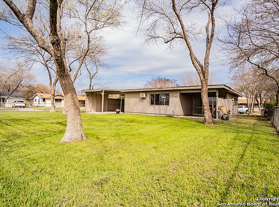 4th image of 5802 Castle Lk