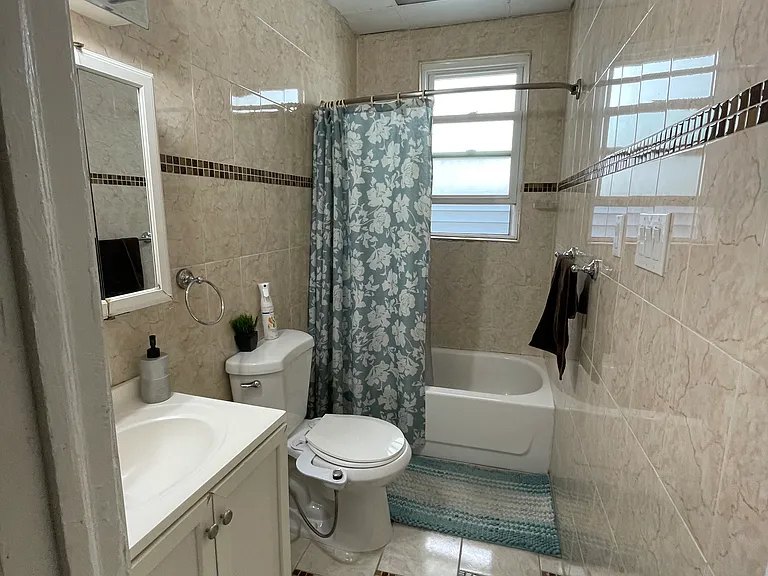 222 Hutton St #2 — Photo 4