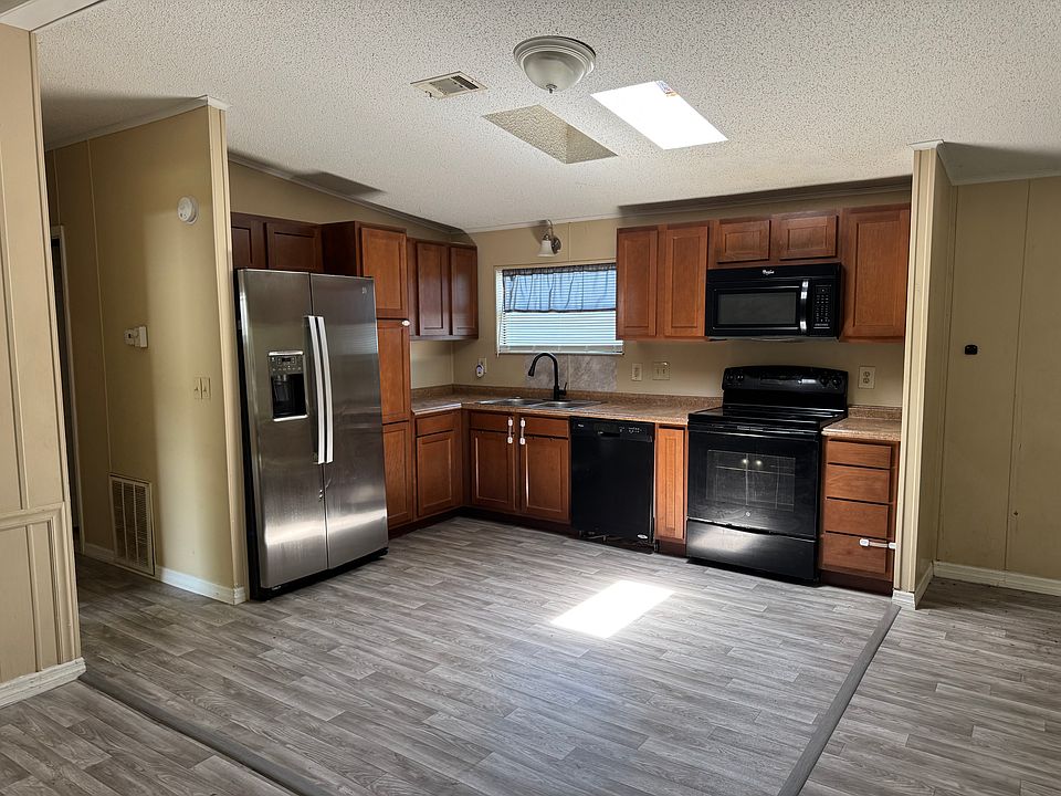 1st image of 2726 Cranmoor Dr
