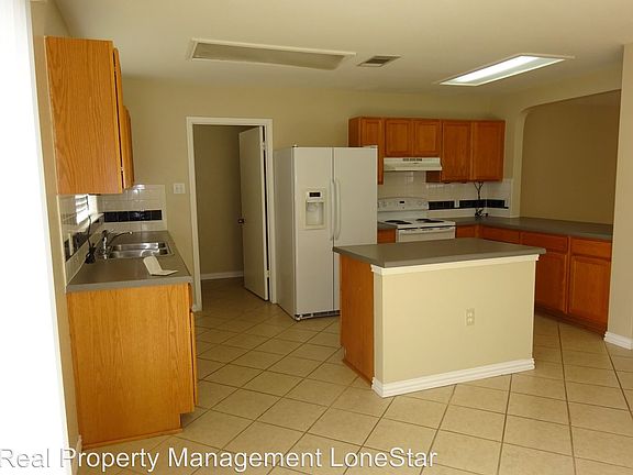 5th image of 1401 Sheltie Ln