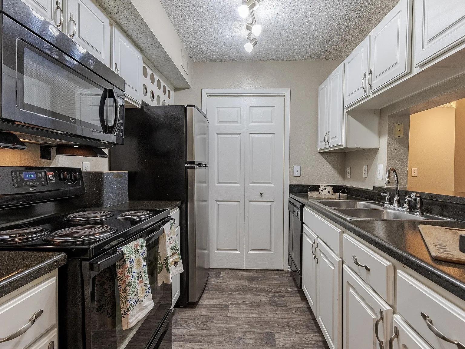 Hampton Greene Apartment Homes — Photo 3