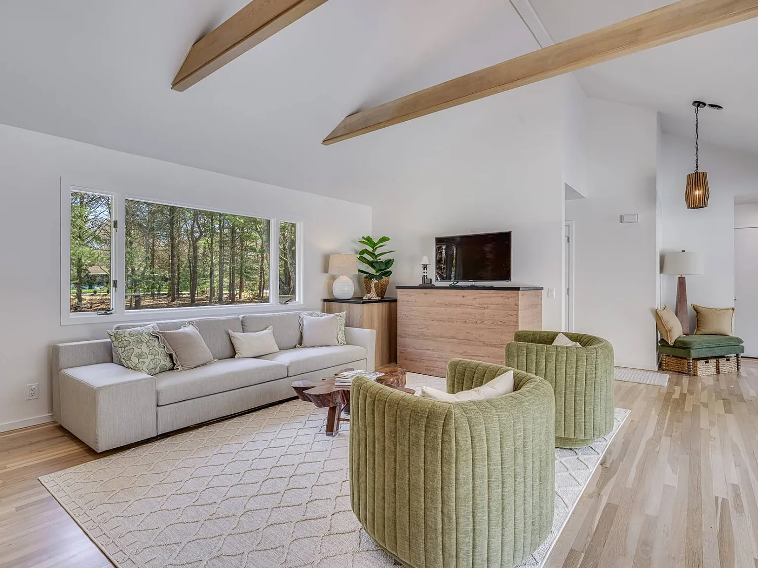 Charming Single-Level Escape in East Quogue — Photo 3