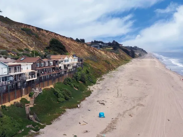 456 Oceanview Dr, Watsonville, CA 95076