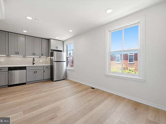 4th image of 627 N 16th St #301