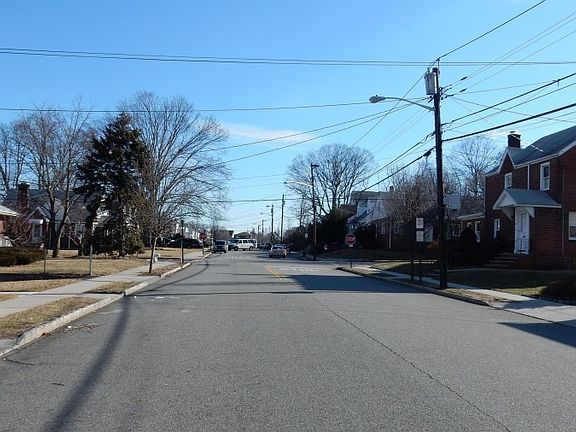 5th image of 72 Continental Ave