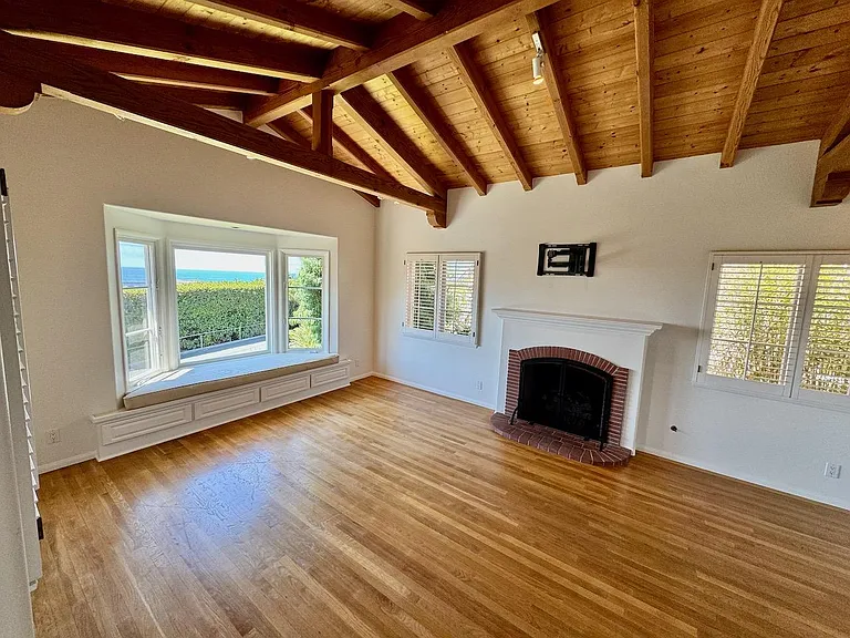 930 Skyline Dr — Photo 14