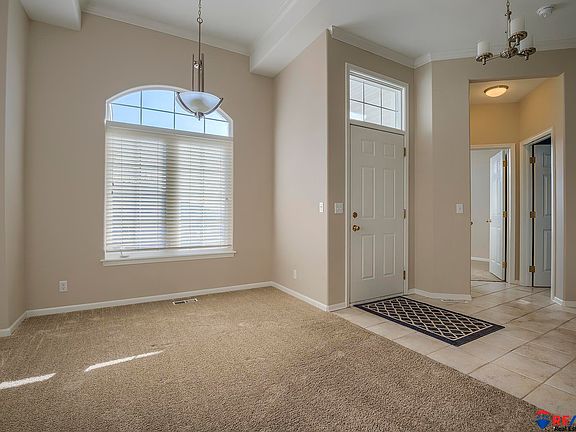 3rd image of 724 Villa Plz