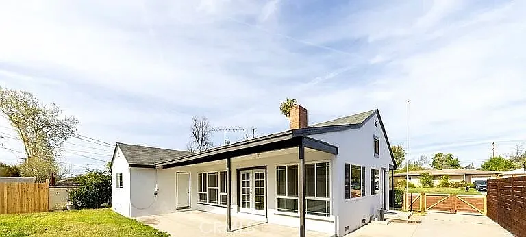 3900 San Mateo Ave — Photo 3