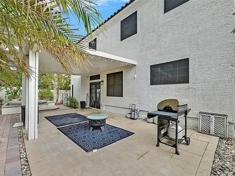 7882 W Gilmore Ave — Photo 5