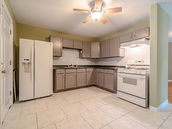 3rd image of 16524 Park Ave