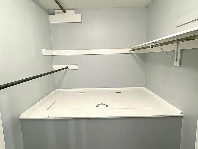 806-2 Continental Cir — Photo 17