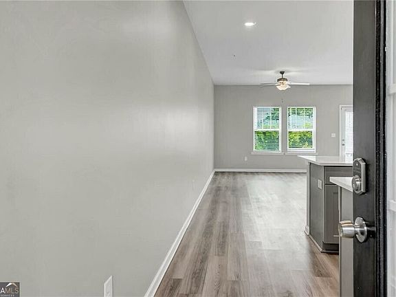 3rd image of 1402 Vayda Ct