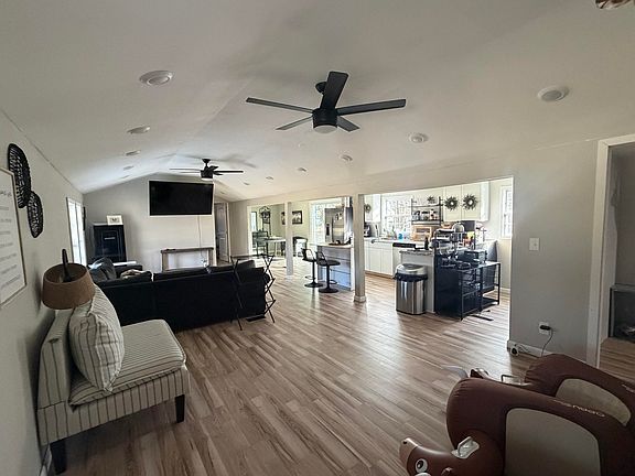 5th image of 25 Two Springs Ln