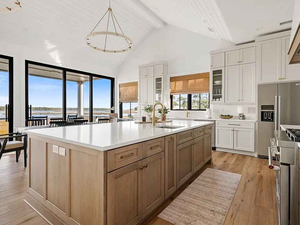 1532 Oak Island Dr