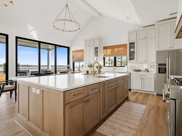 1532 Oak Island Dr, Charleston, SC 29412