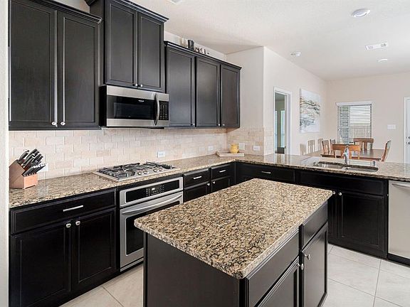 3rd image of 10120 Levelland Pl