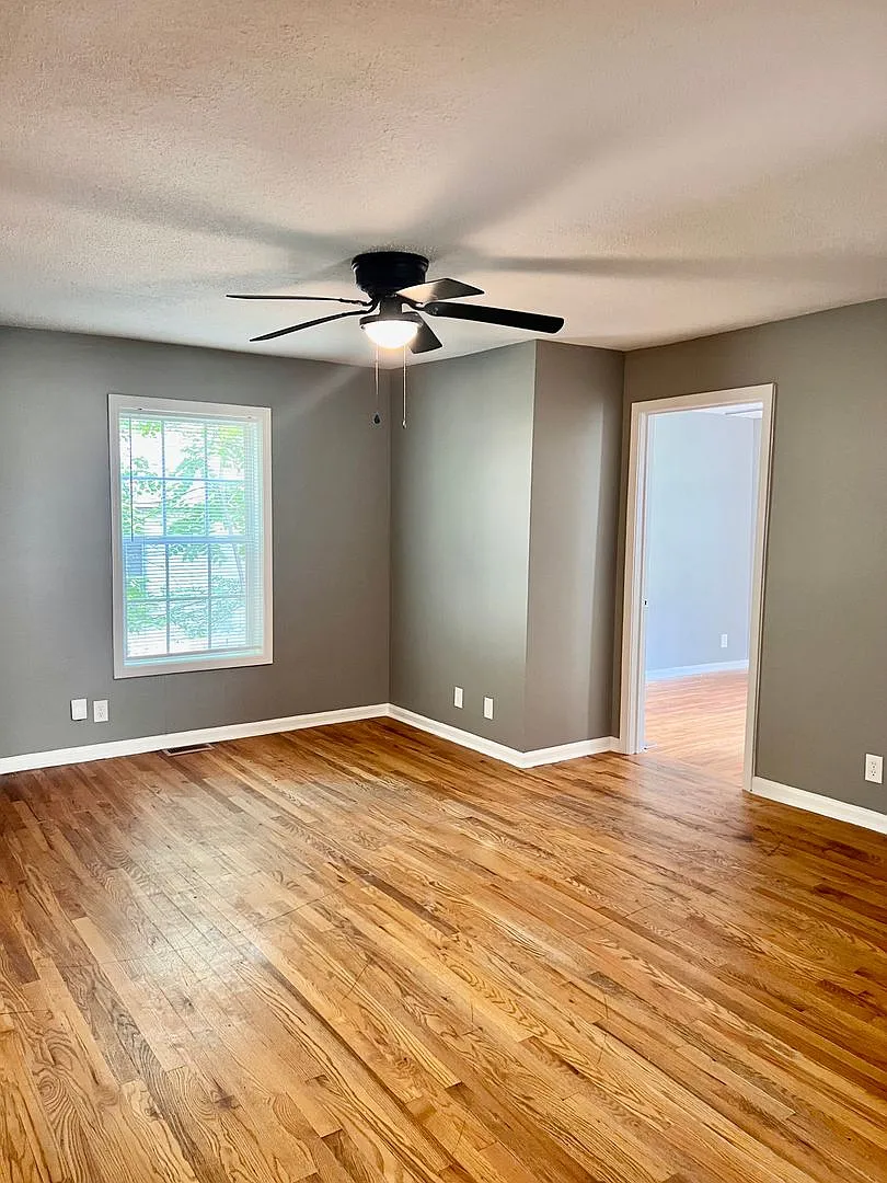 Available August 15! 3 Bedroom Home Near Madison Street — Photo 2