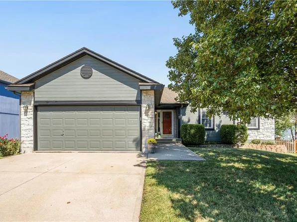 740 SW Windsong Cir, Lees Summit, MO 64082