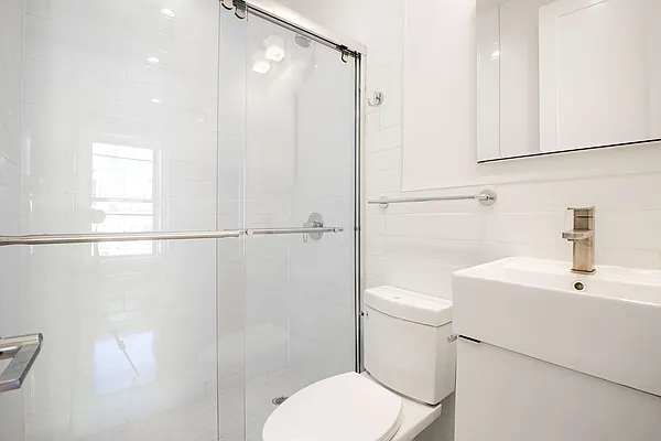 Rented by Nooklyn NYC LLC | media 17