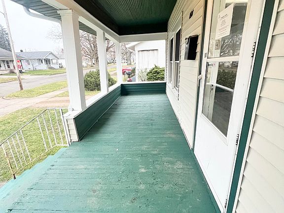 4th image of 1518 Clarendon Ave
