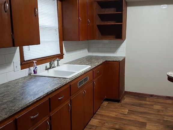 4th image of 424 N Jefferson Ave