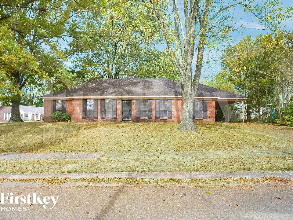 3333 Summerhill Dr
