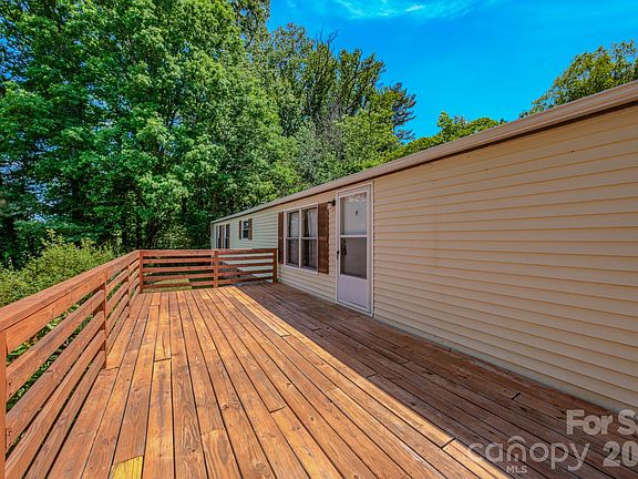 3rd image of 12 Sweet Birch Dr
