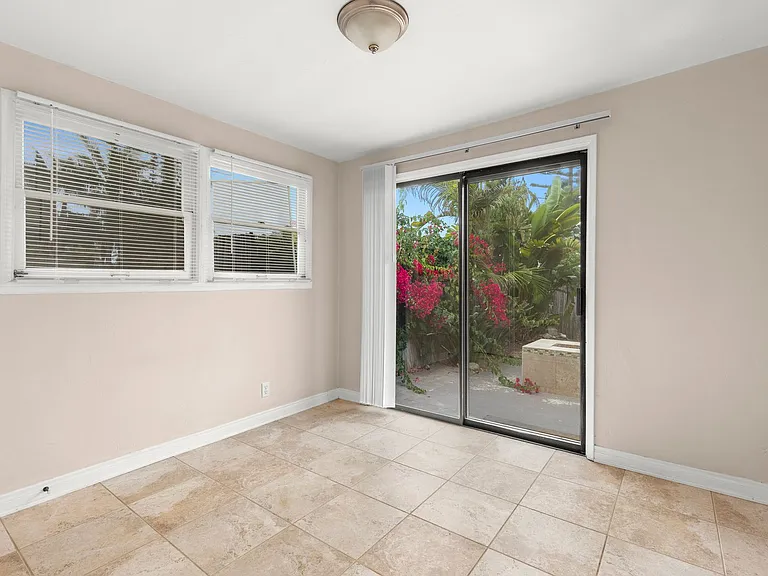 Carlsbad Blvd (Single Story Duplex) — Photo 17