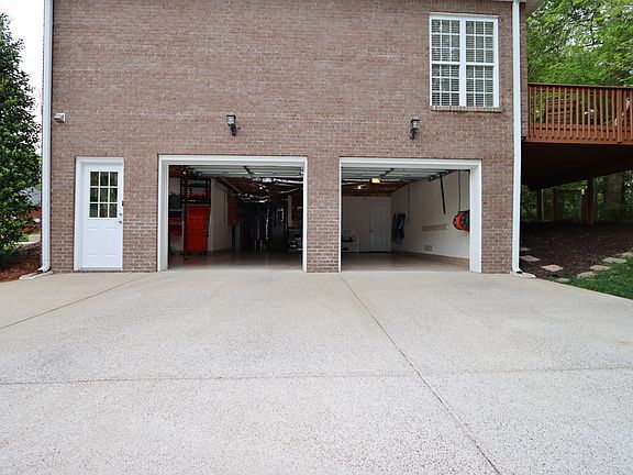4th image of 1983 Stone Valley Ct