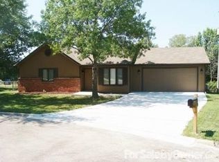 1600 E 21st Pl, Lawrence, KS 66046