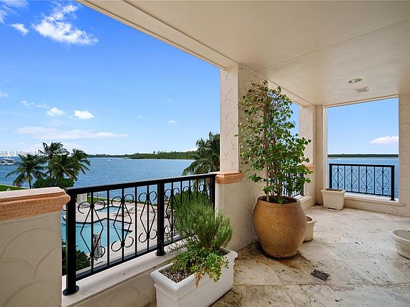 5th image of 5121 Fisher Island Dr #5121