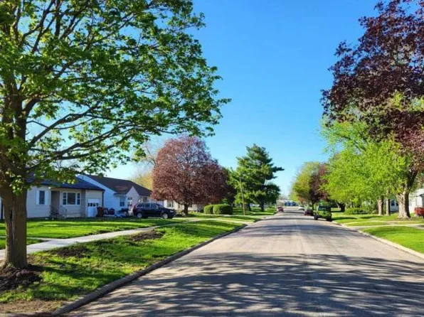 1317 Spring St, Grinnell, IA 50112
