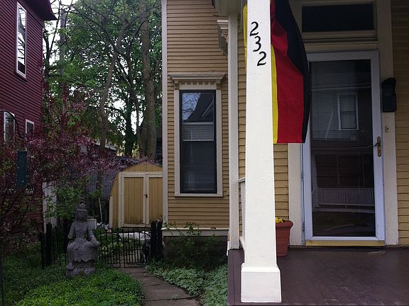 3rd image of 232 Wellington Ave SE