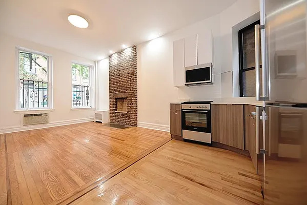 Sold by Buchbinder & Warren | media 1