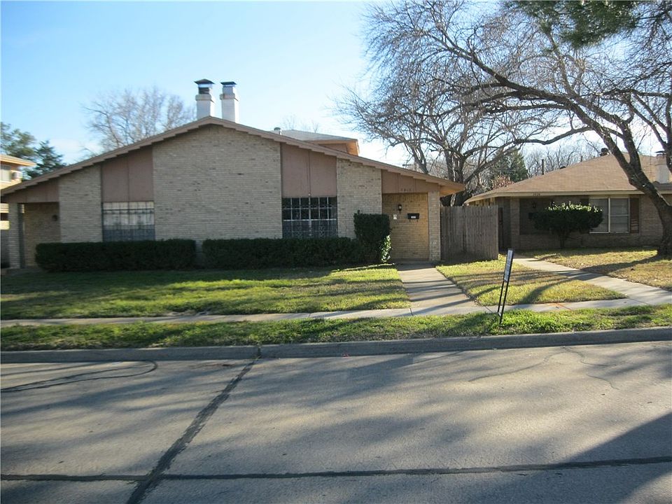 1st image of 2416 Woodoak Ct