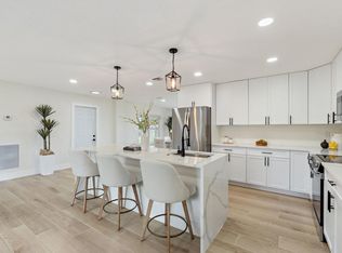 930 Rutherford Ln, Haverhill, FL 33415