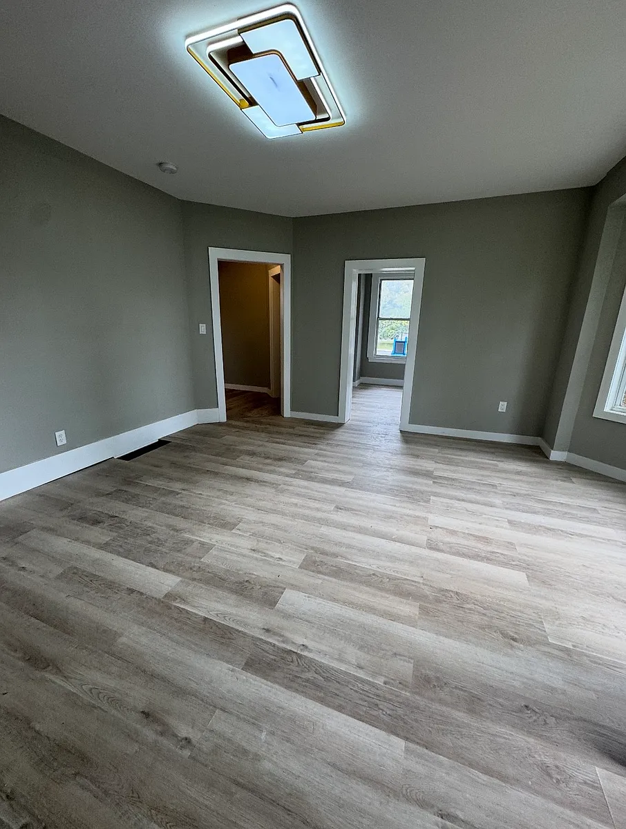 Building Photo - 103 Wolf St