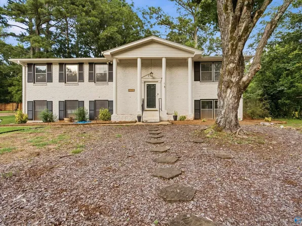 5609 Alta Dena St SW, Huntsville, AL 35802