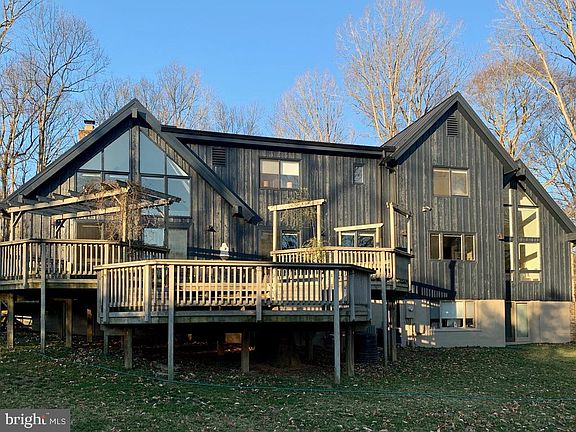 3rd image of 10110 Walker Lake Dr
