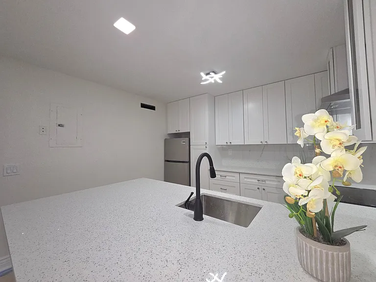 5300 Buckhead Cir — Photo 5